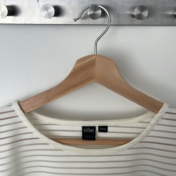 Simons Stripe Mesh Panel Crew Neck Tee - White, Size XL - Picture 2 of 6